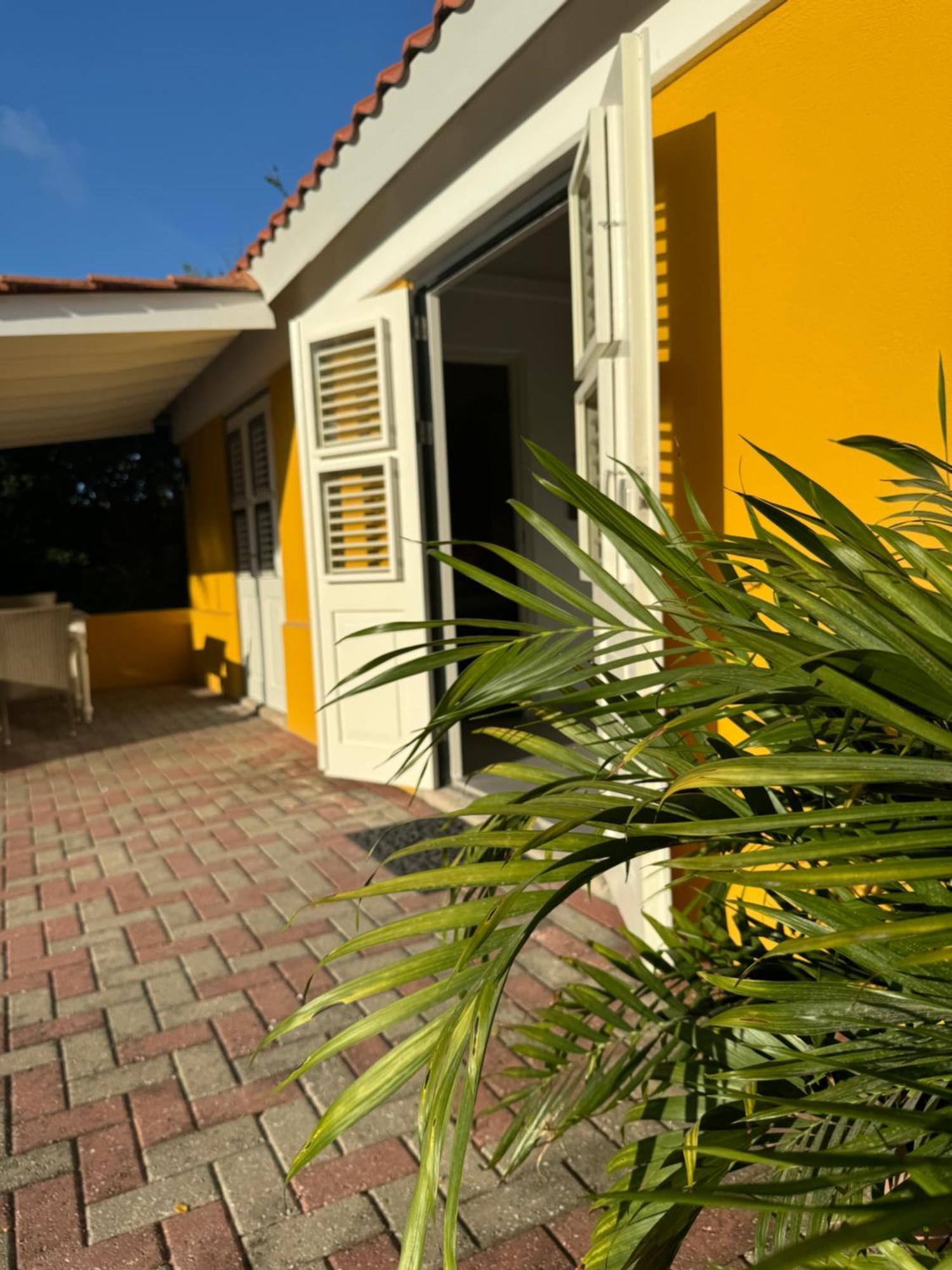 Landhuis Bona Vista Hotel Willemstad Exterior photo